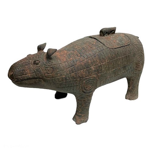 AUC100002 Lot 13 Cast Metal Animal Shape Container Decor Auction